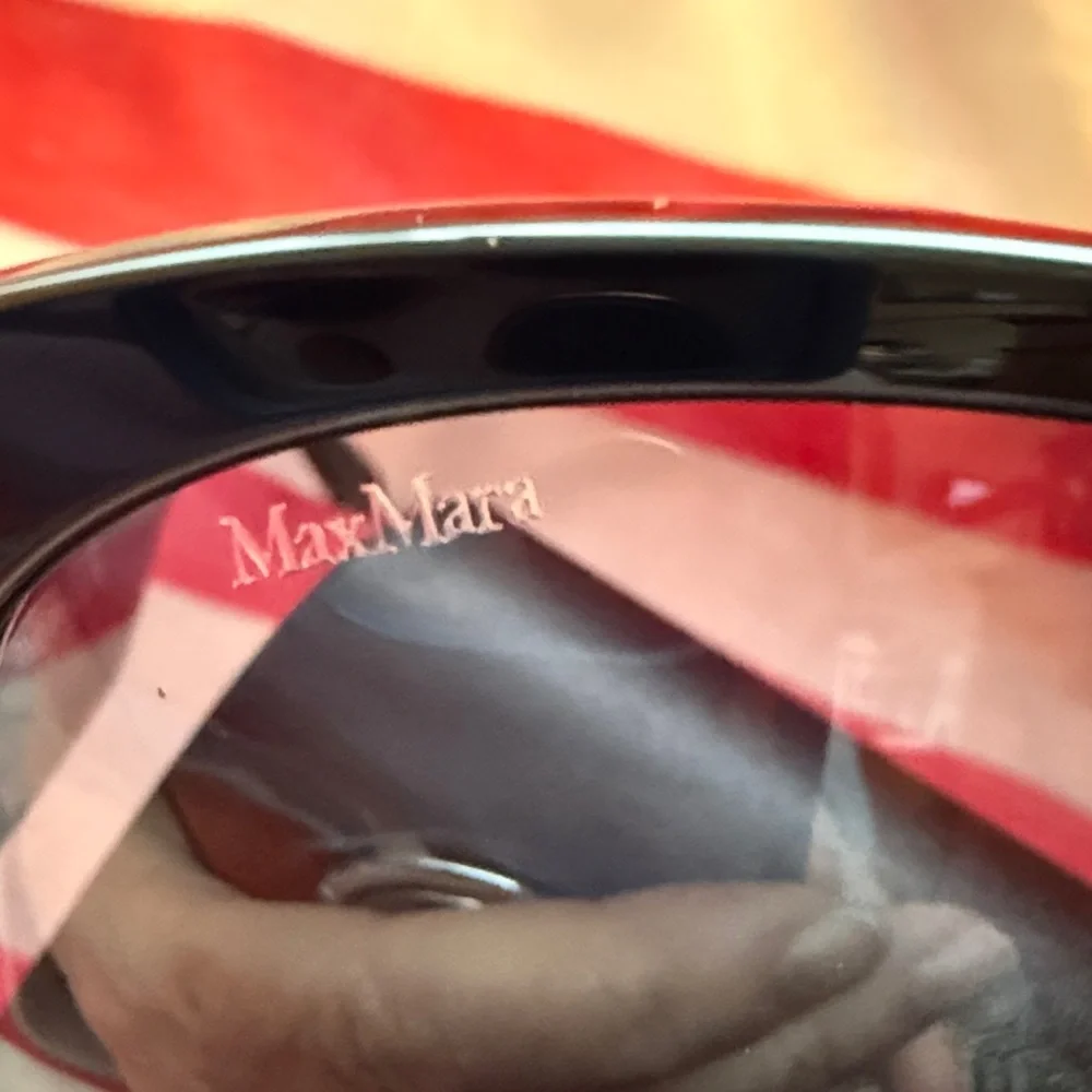 MaxMara 55mm Black Vintage Inspired Rounded Sunglasses with Dark Lenses NIC